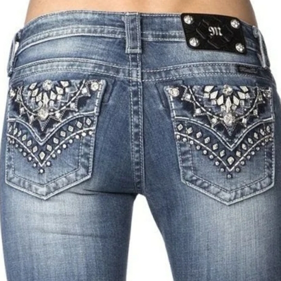 Miss me low rise bootcut jeans Tagged a size 25